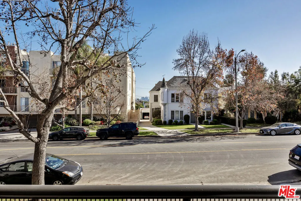 1515 S Beverly Drive 202, Los Angeles, California 90035 home-pic-22