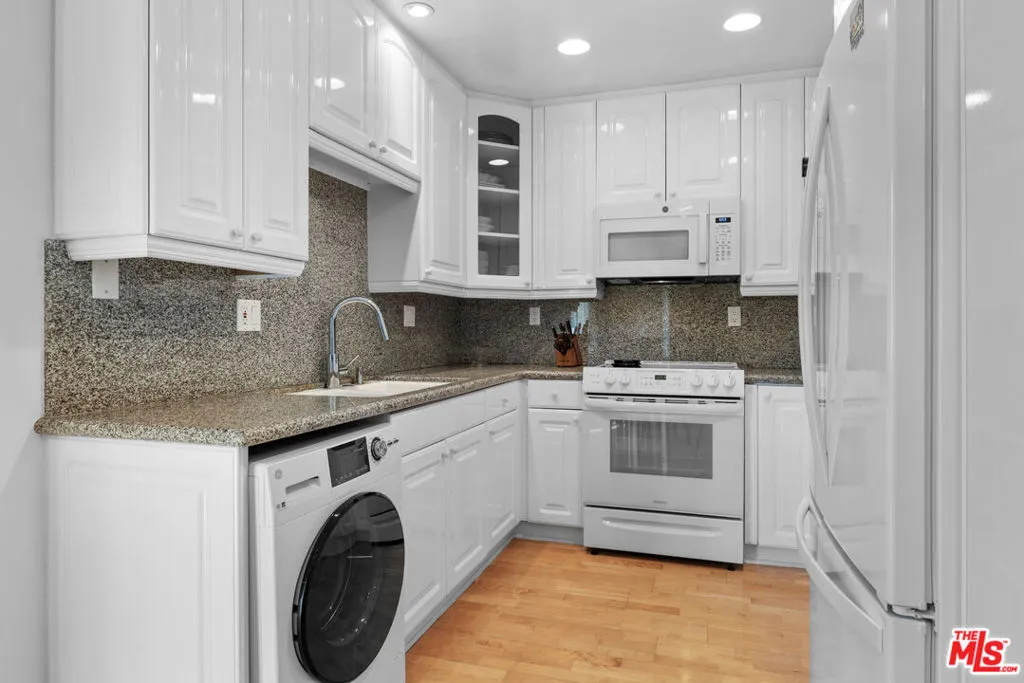 1515 S Beverly Drive 202, Los Angeles, California 90035 home-pic-8