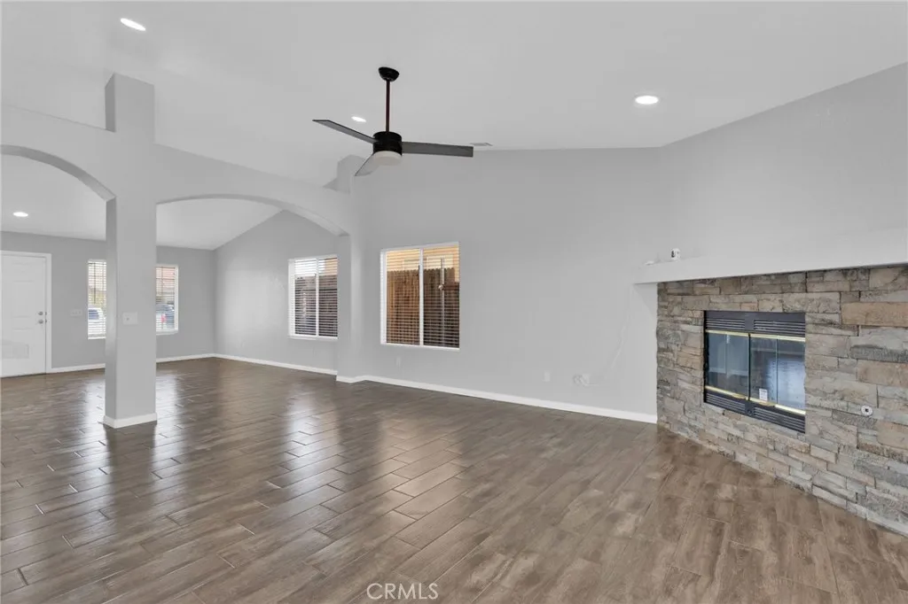 12268 Shadow, Victorville, California 92392 home-pic-15