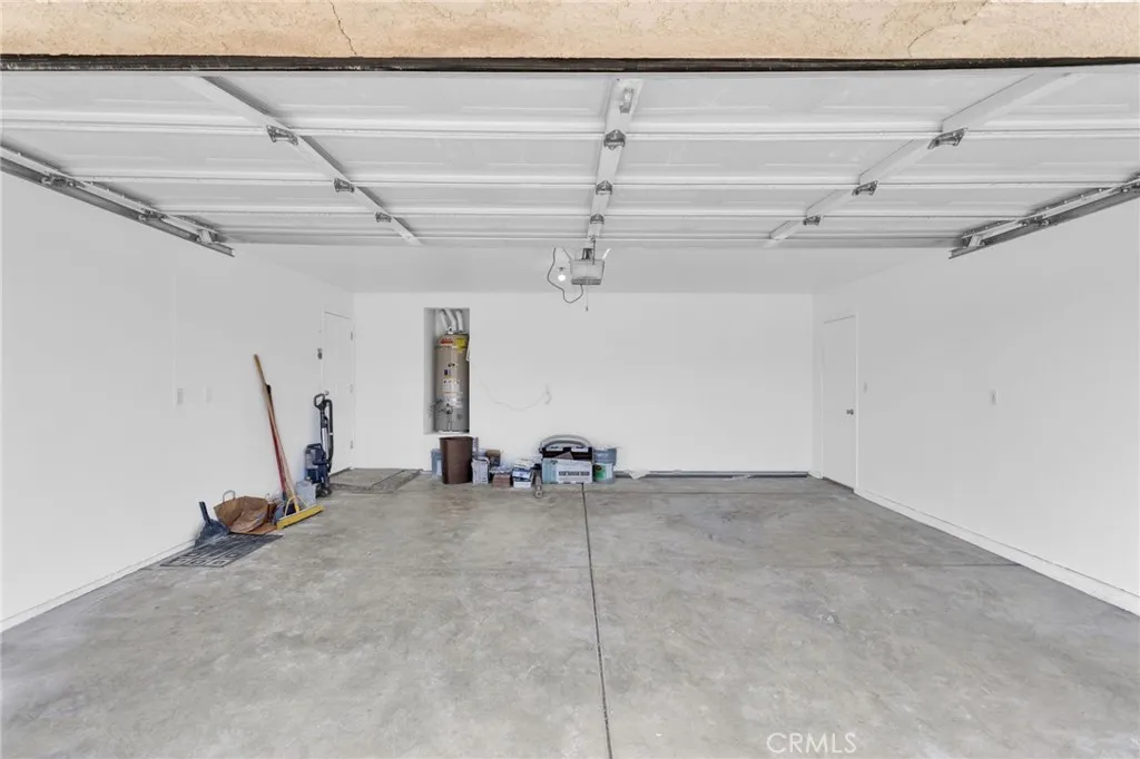 12268 Shadow, Victorville, California 92392 home-pic-46