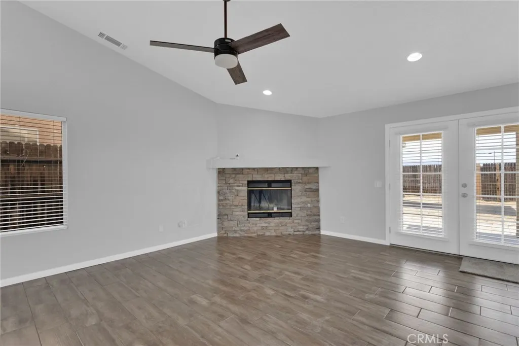 12268 Shadow, Victorville, California 92392 home-pic-13