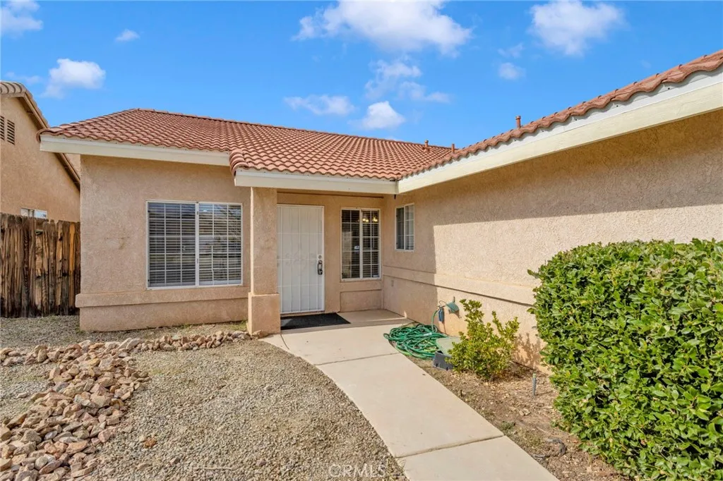 12268 Shadow, Victorville, California 92392 home-pic-2
