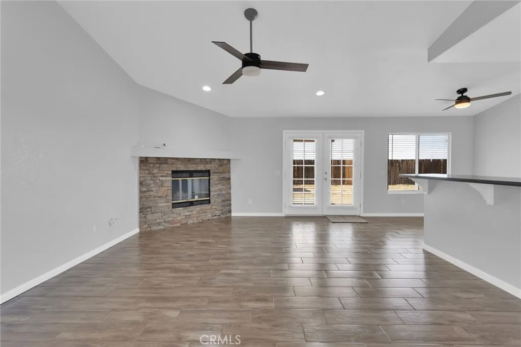 12268 Shadow, Victorville, California 92392 home-pic-8