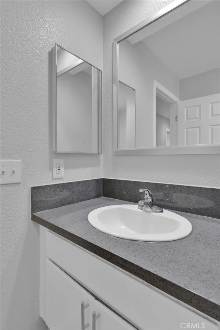 12268 Shadow, Victorville, California 92392 home-pic-42