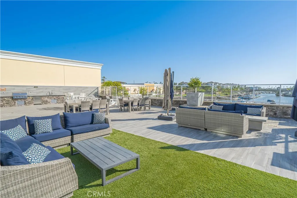 4060 Tradewinds Drive, Oxnard, California 93035 home-pic-41