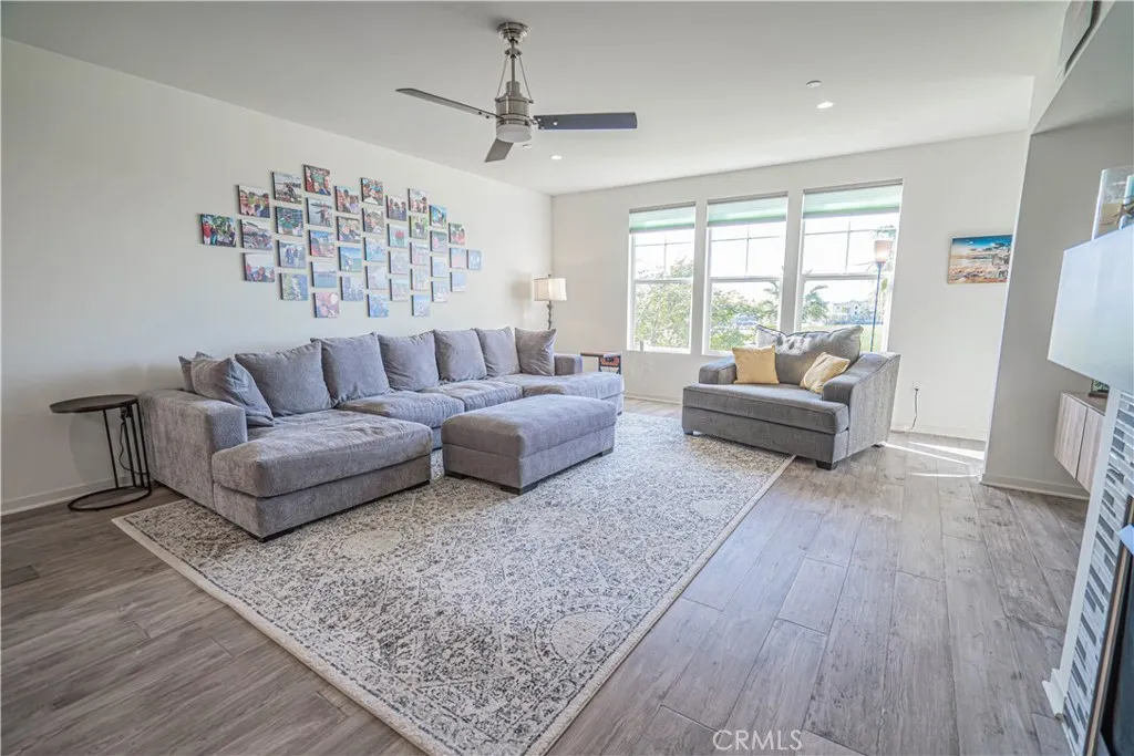 4060 Tradewinds Drive, Oxnard, California 93035 home-pic-18