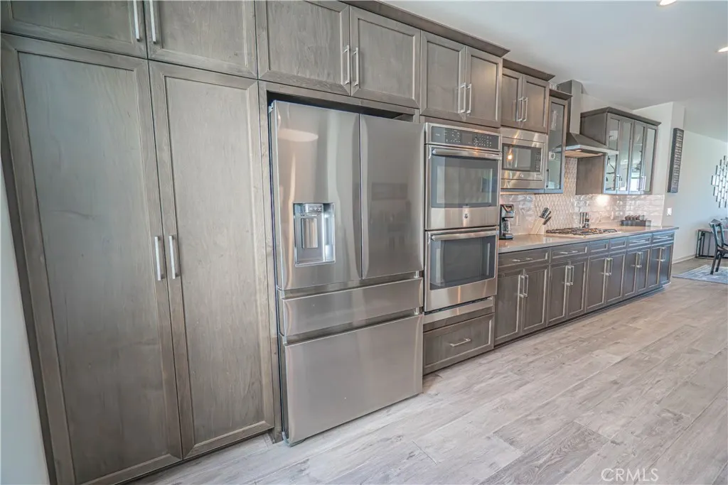 4060 Tradewinds Drive, Oxnard, California 93035 home-pic-12