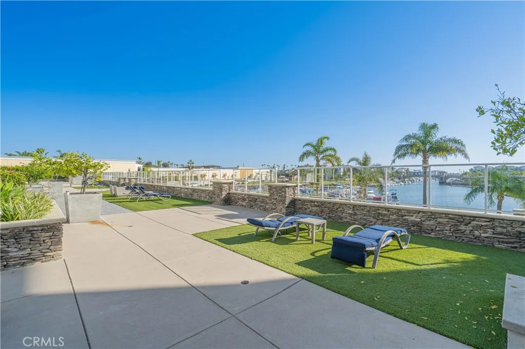 4060 Tradewinds Drive, Oxnard, California 93035 home-pic-39