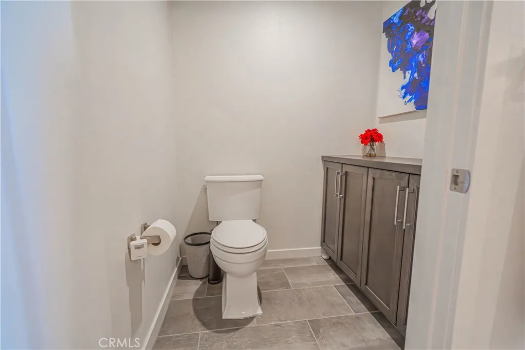 4060 Tradewinds Drive, Oxnard, California 93035 home-pic-26