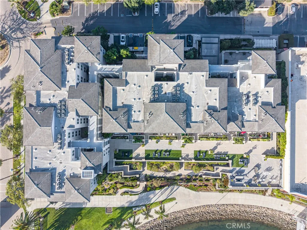 4060 Tradewinds Drive, Oxnard, California 93035 home-pic-63