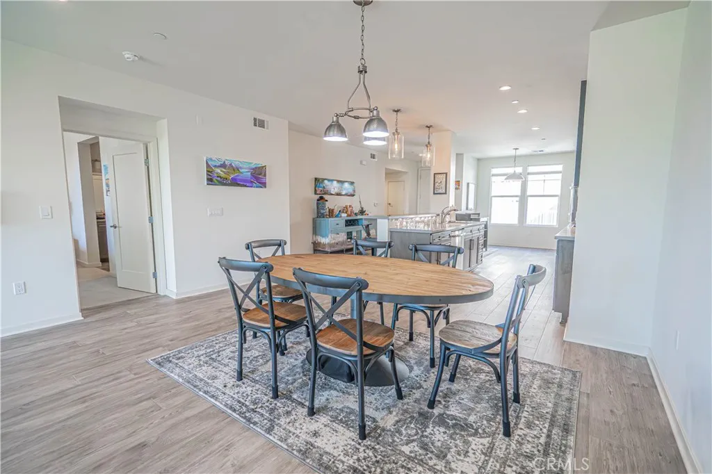 4060 Tradewinds Drive, Oxnard, California 93035 home-pic-16