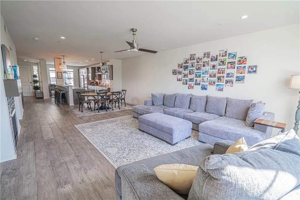 4060 Tradewinds Drive, Oxnard, California 93035 home-pic-17