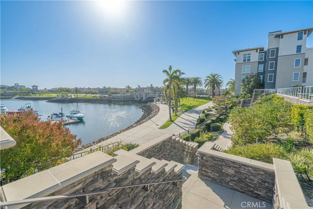 4060 Tradewinds Drive, Oxnard, California 93035 home-pic-46