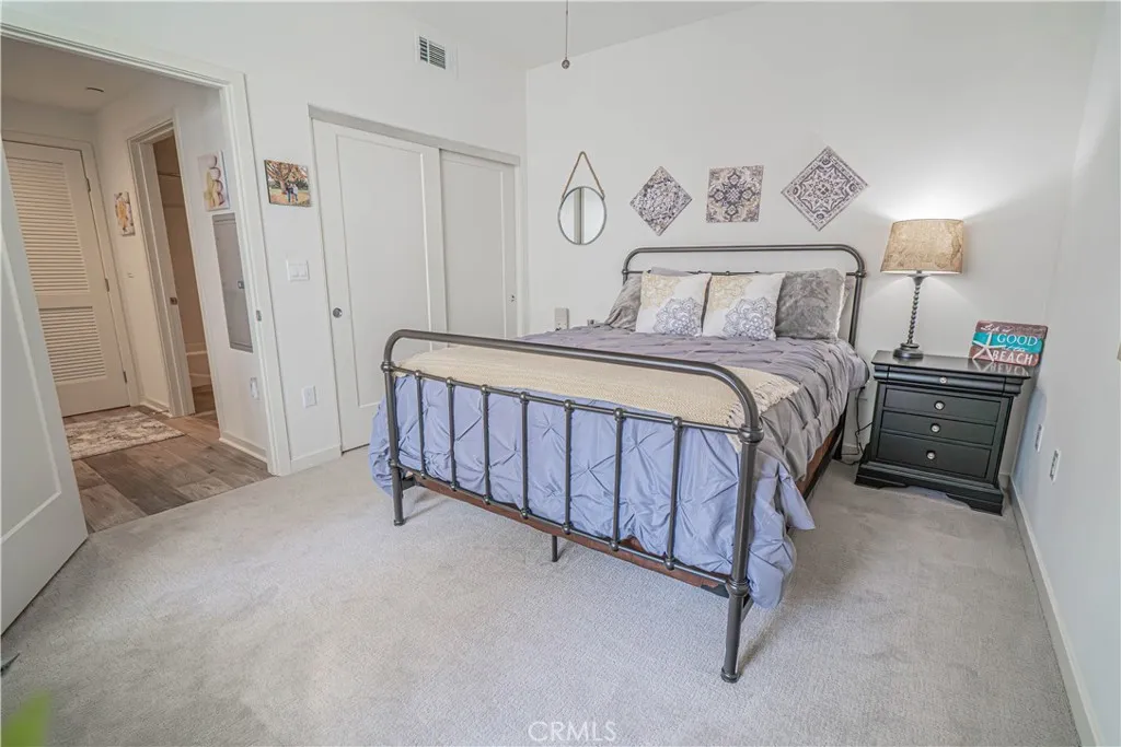 4060 Tradewinds Drive, Oxnard, California 93035 home-pic-32