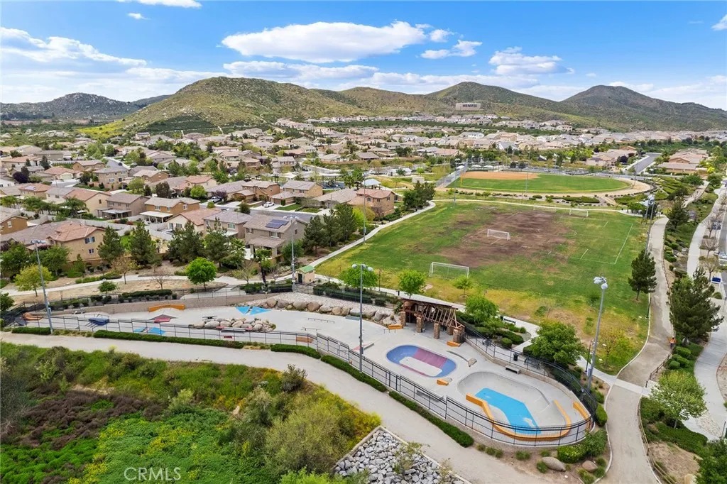 30210 Old Corral Circle, Menifee, California 92584 home-pic-61