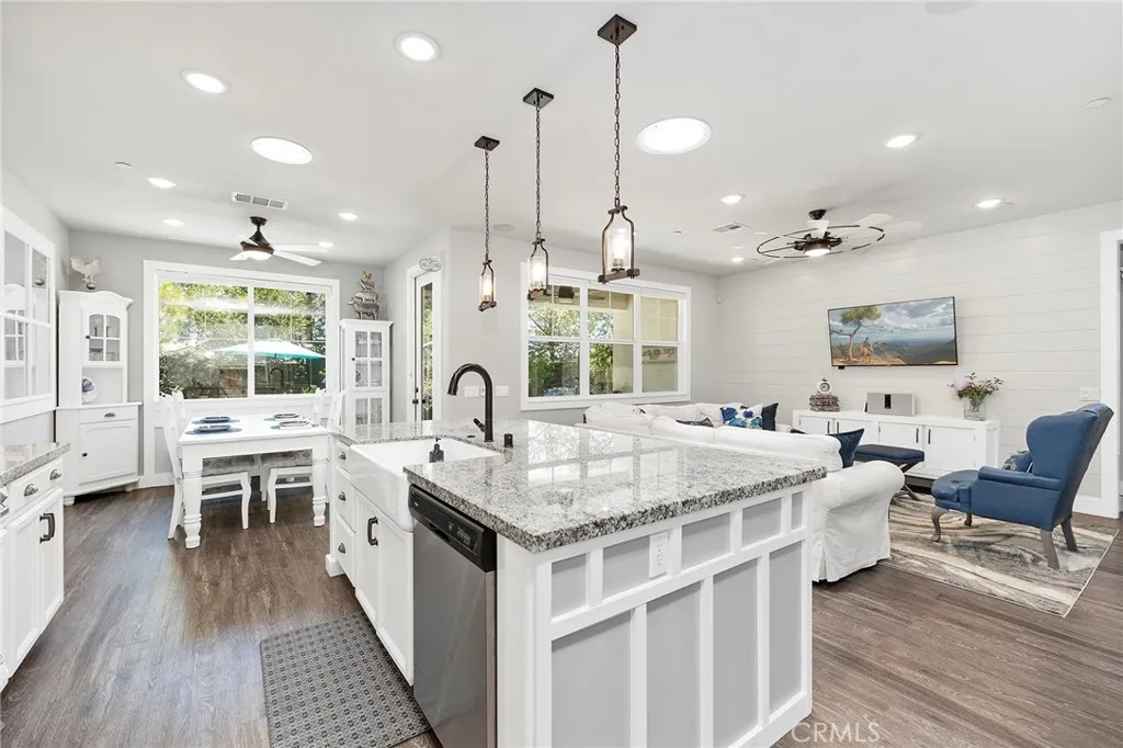 30210 Old Corral Circle, Menifee, California 92584 home-pic-17