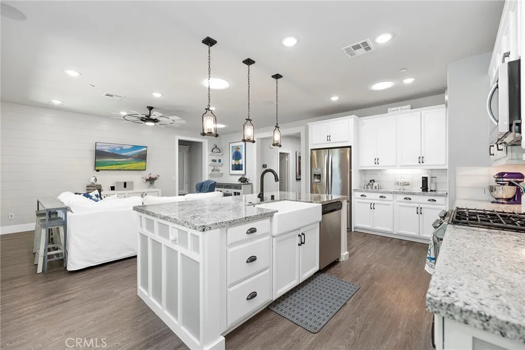 30210 Old Corral Circle, Menifee, California 92584 home-pic-18