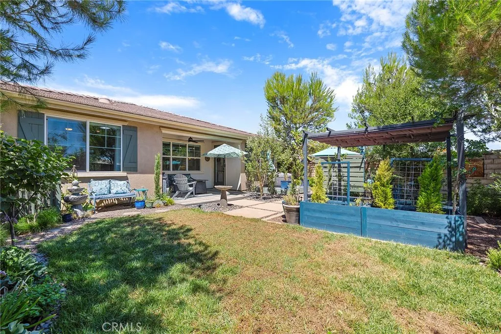 30210 Old Corral Circle, Menifee, California 92584 home-pic-40