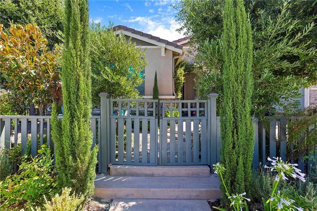 30210 Old Corral Circle, Menifee, California 92584 home-pic-5