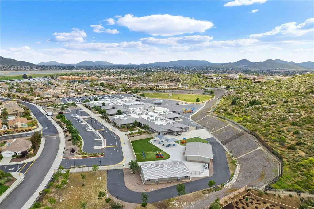30210 Old Corral Circle, Menifee, California 92584 home-pic-60