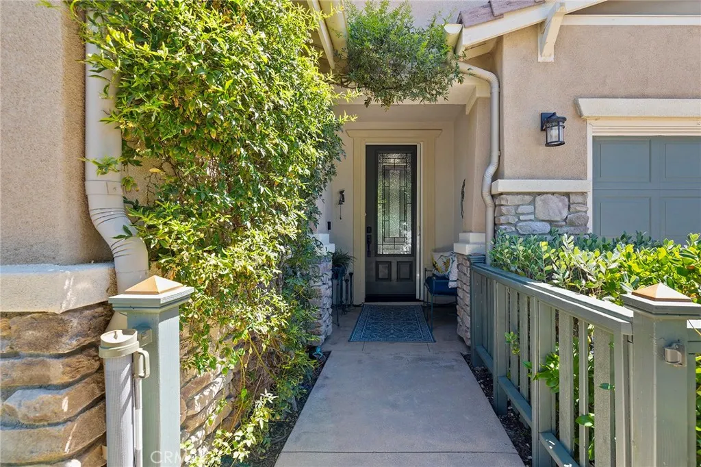 30210 Old Corral Circle, Menifee, California 92584 home-pic-10