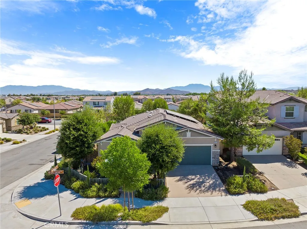 30210 Old Corral Circle, Menifee, California 92584 home-pic-48