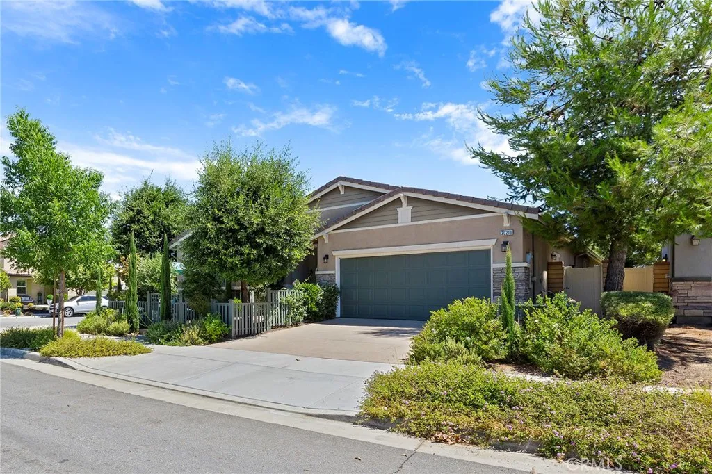 30210 Old Corral Circle, Menifee, California 92584 home-pic-2