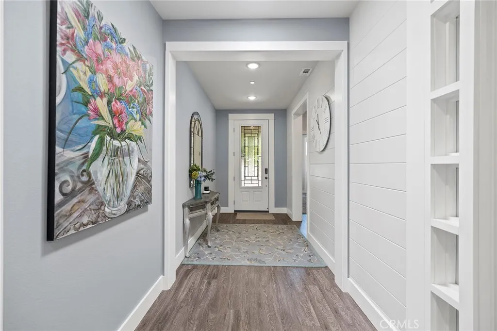 30210 Old Corral Circle, Menifee, California 92584 home-pic-11