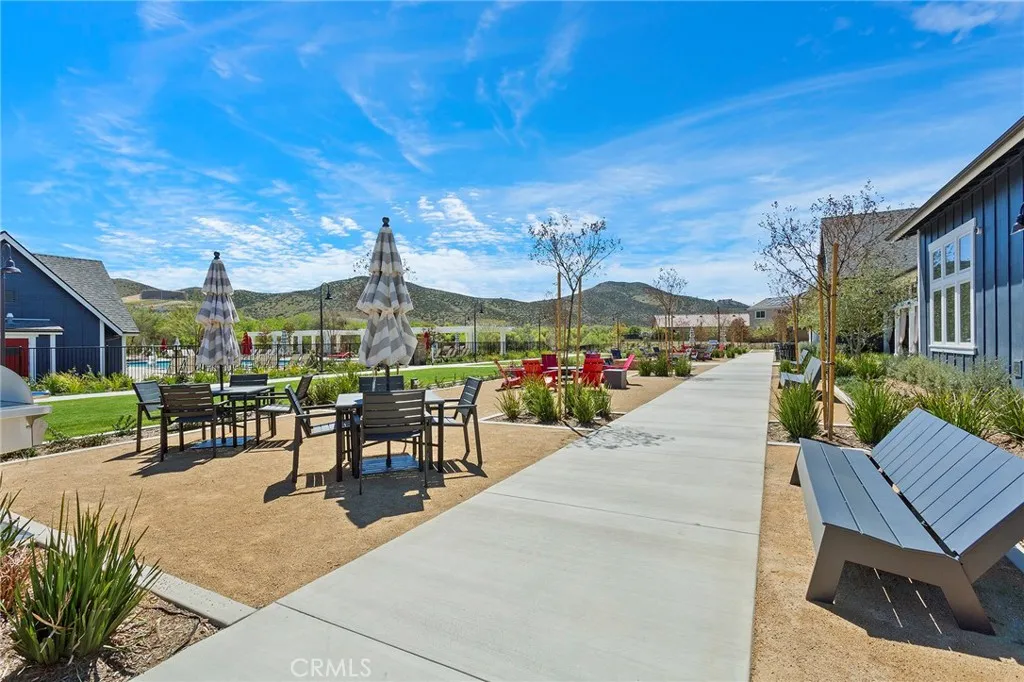 30210 Old Corral Circle, Menifee, California 92584 home-pic-54