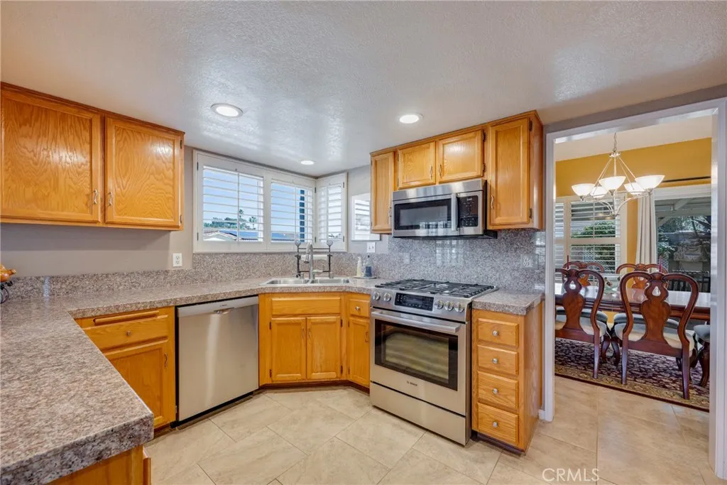 1894 Sunbury, Escondido, California 92026 home-pic-17