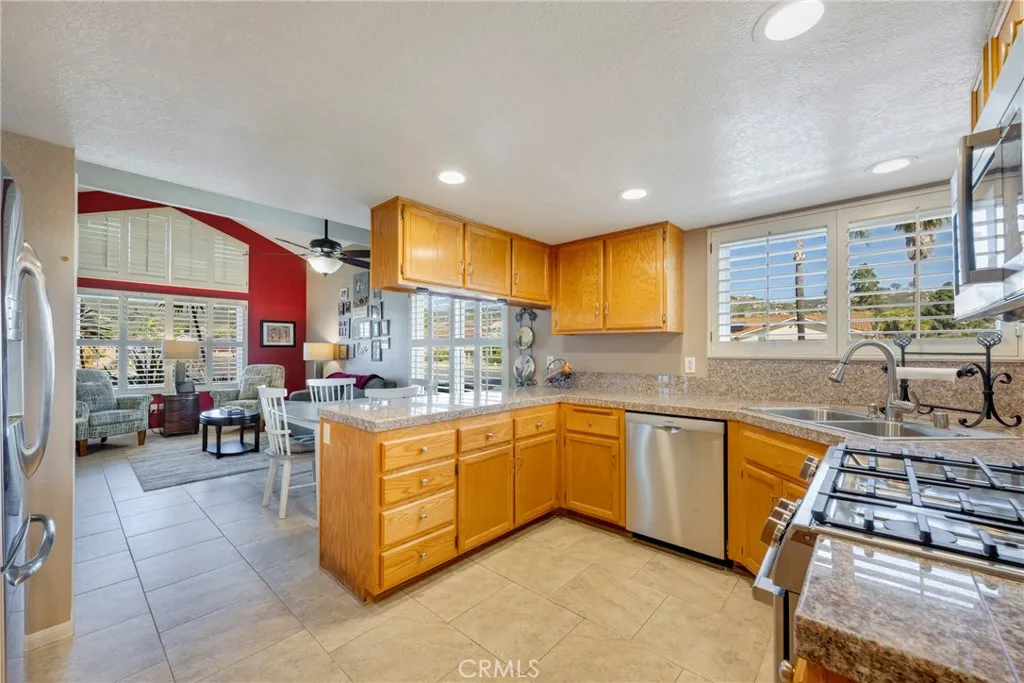1894 Sunbury, Escondido, California 92026 home-pic-16