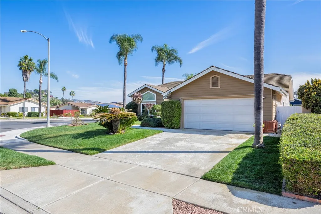 1894 Sunbury, Escondido, California 92026 home-pic-2
