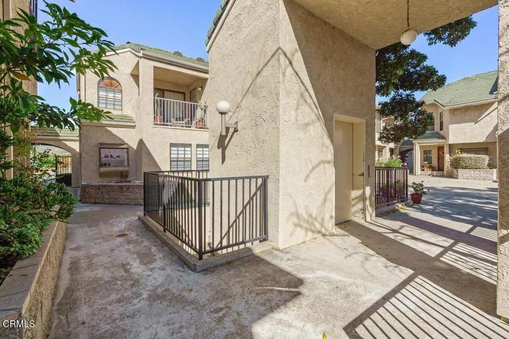 9540 Telegraph Road 16, Ventura, California 93004 home-pic-57