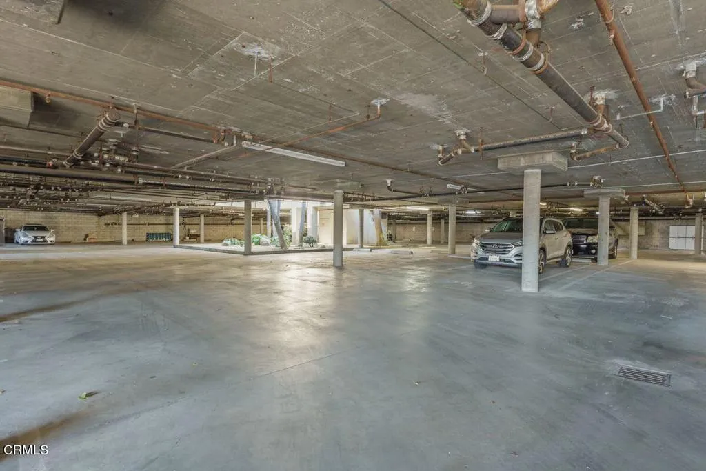9540 Telegraph Road 16, Ventura, California 93004 home-pic-32