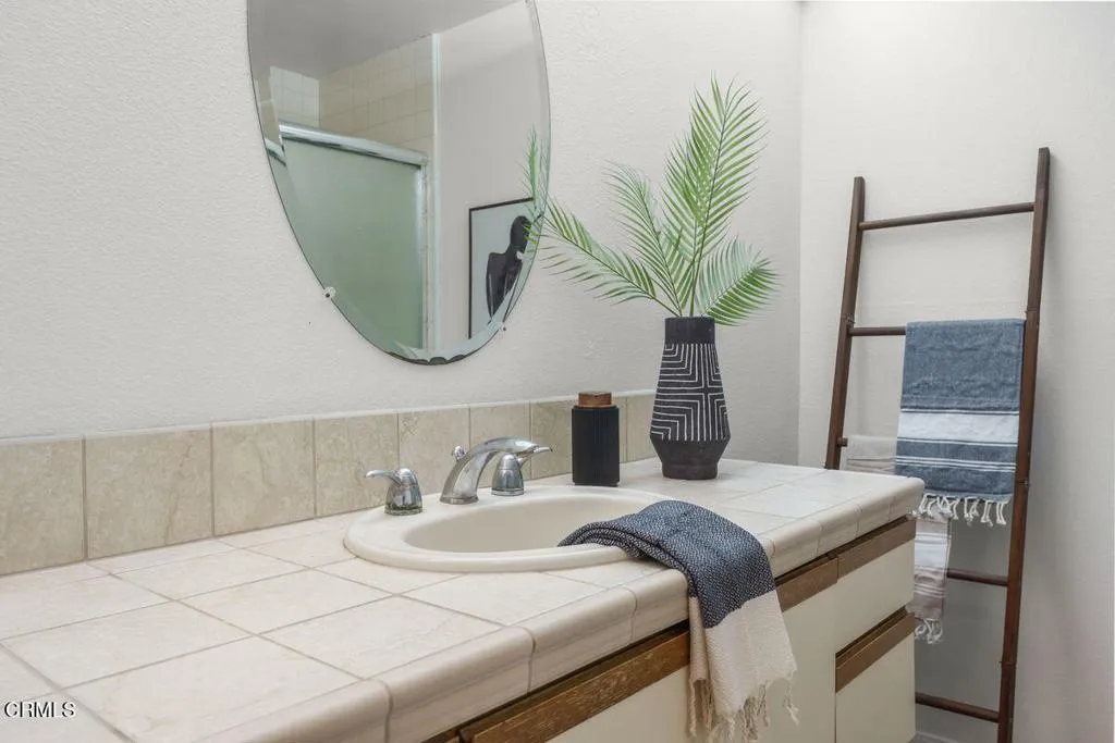 9540 Telegraph Road 16, Ventura, California 93004 home-pic-49