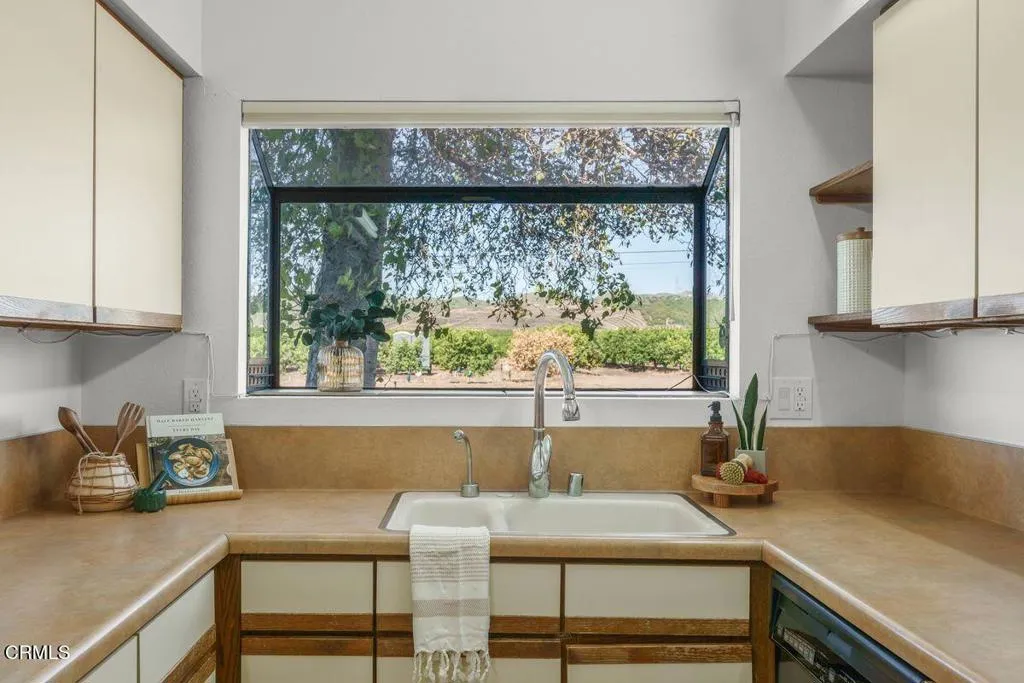9540 Telegraph Road 16, Ventura, California 93004 home-pic-40