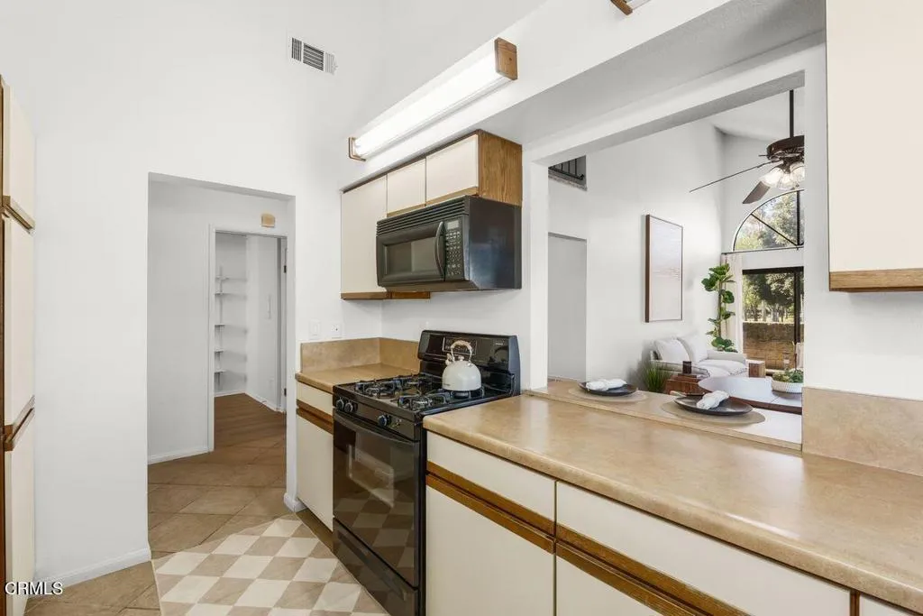 9540 Telegraph Road 16, Ventura, California 93004 home-pic-44