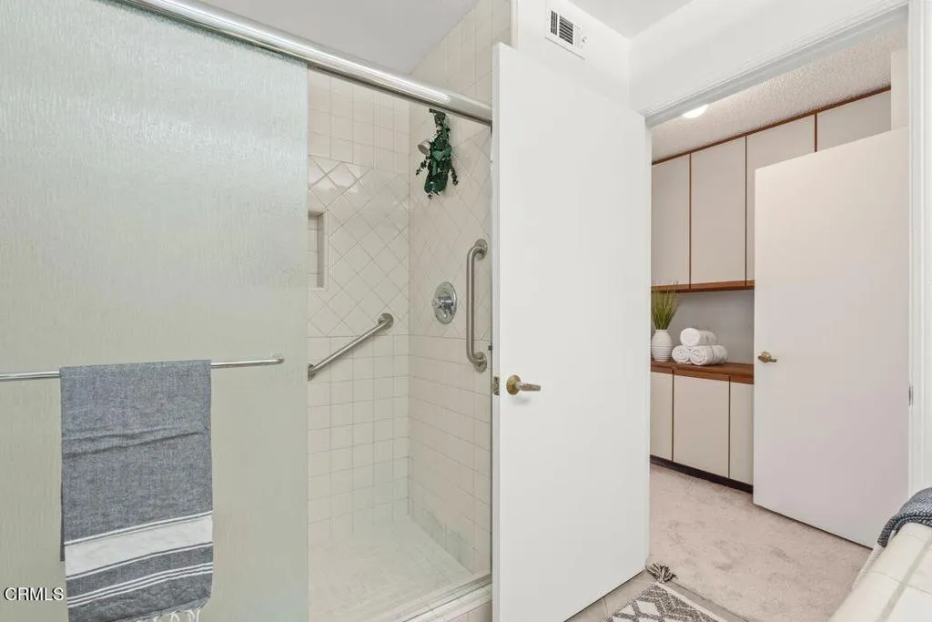 9540 Telegraph Road 16, Ventura, California 93004 home-pic-15