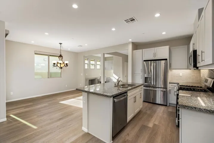 20-web-or-mls-JMGolden_OPMG_0226_020