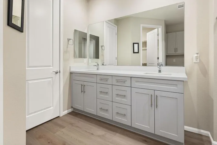 33-web-or-mls-JMGolden_OPMG_0226_033