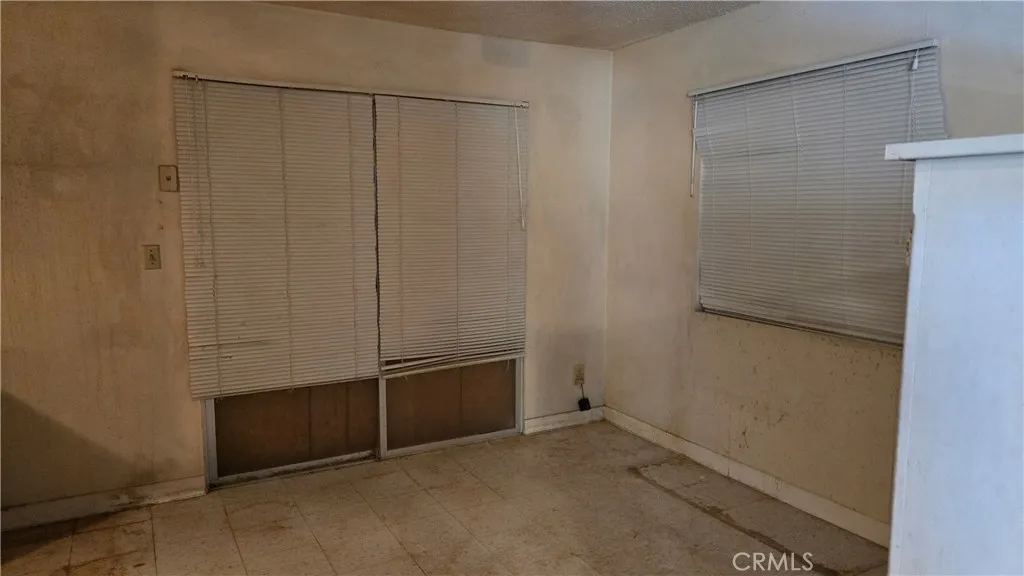 1230 Prairie, Barstow, California 92311 home-pic-4