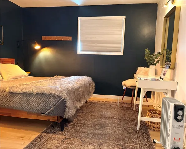 Bed vanity