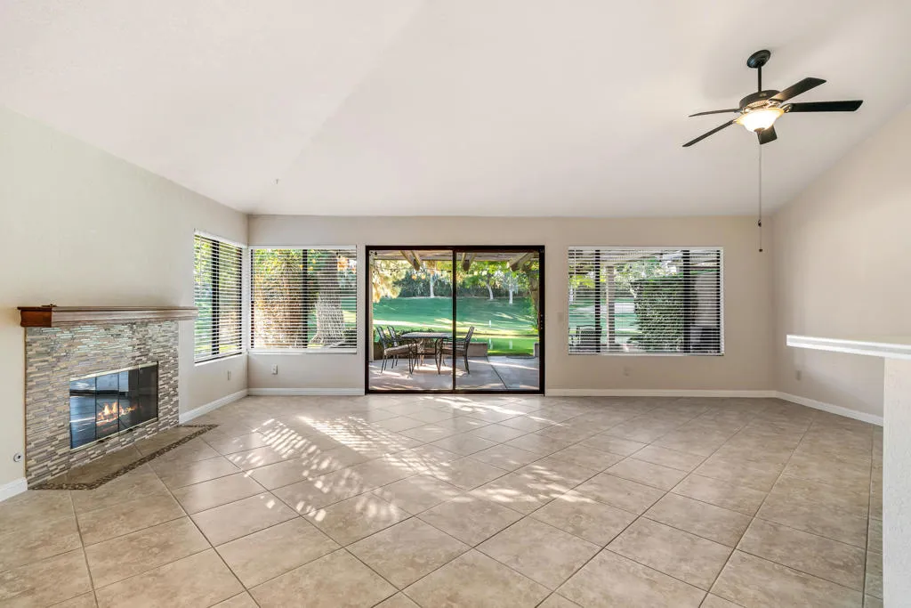 41721 Woodhaven Drive W, Palm Desert, California 92211 home-pic-5