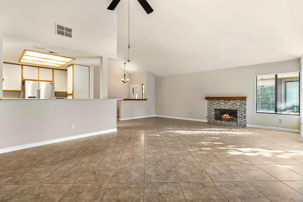 41721 Woodhaven Drive W, Palm Desert, California 92211 home-pic-10