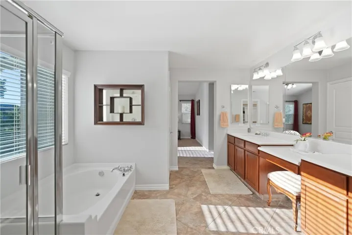 An inviting primary bath retreat.