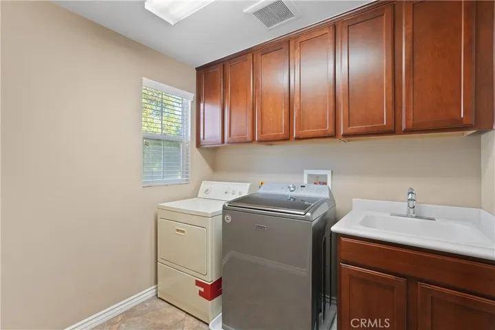 Second-level laundry for everyday ease.