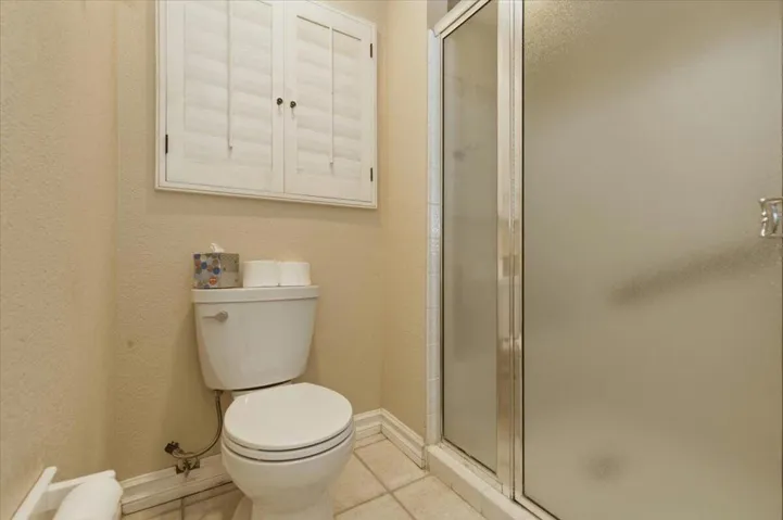 37-Bathroom