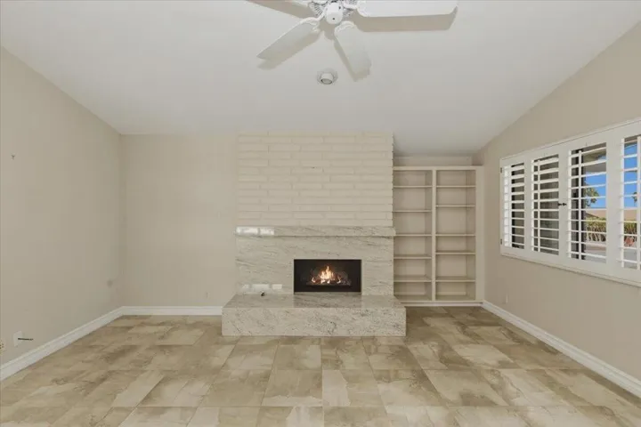 23-Family Room