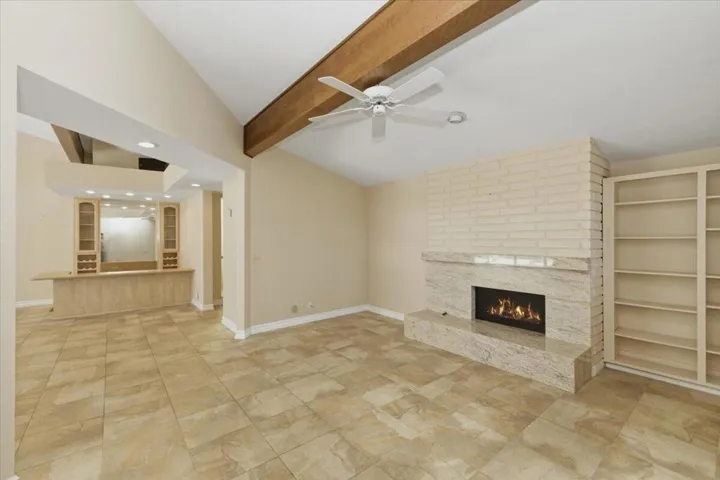 24-Family Room