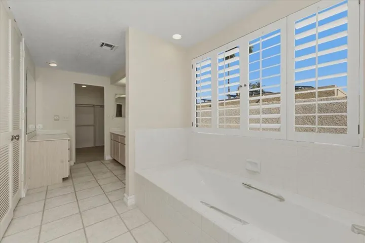 36-Bathroom